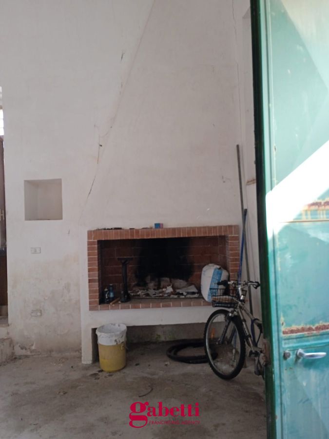 Foto 3 di 4 - Garage in vendita a Melpignano