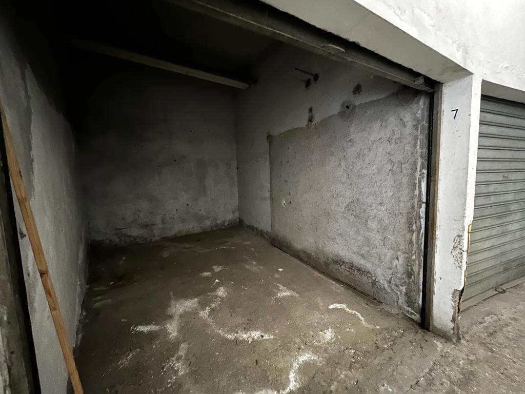 Foto 17 di 20 - Garage in vendita a Ciampino