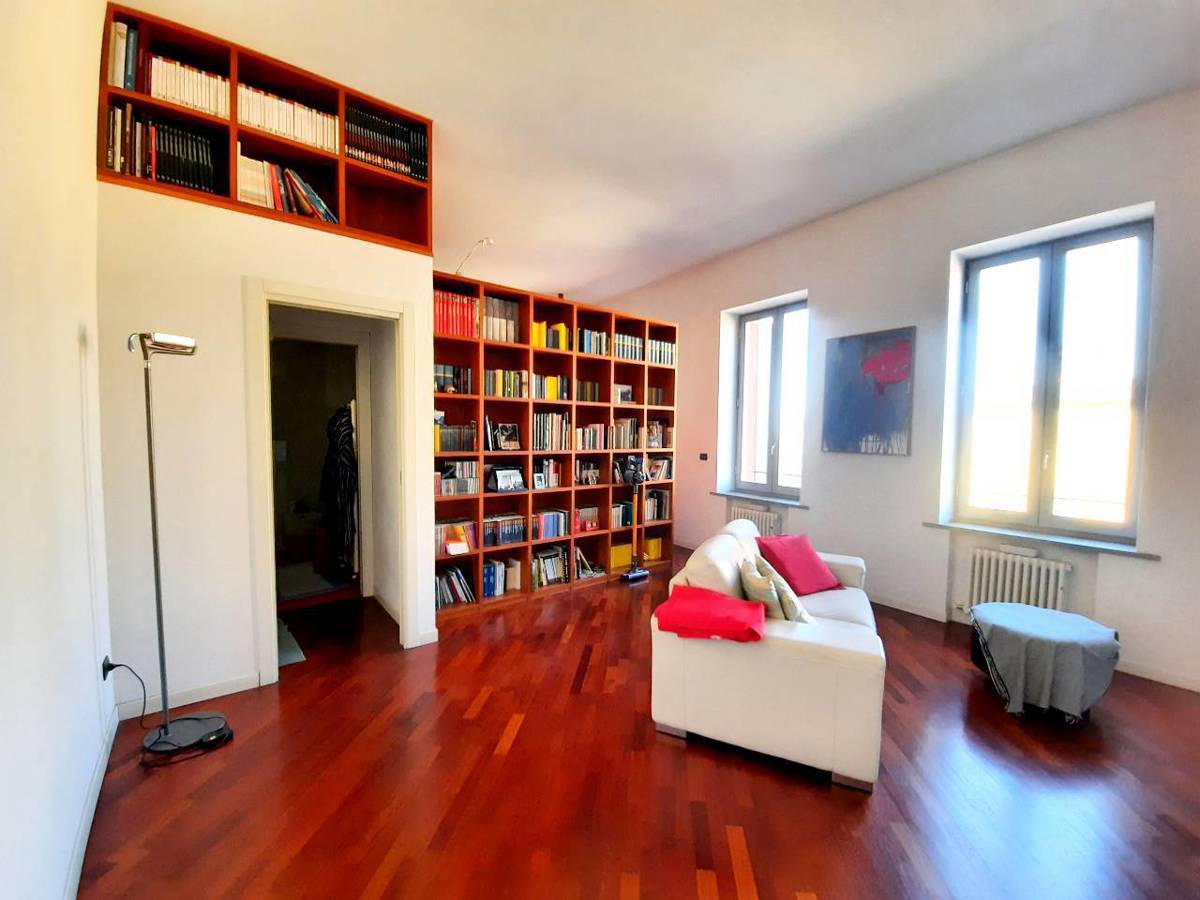 Foto 3 di 19 - Appartamento in vendita a Piacenza