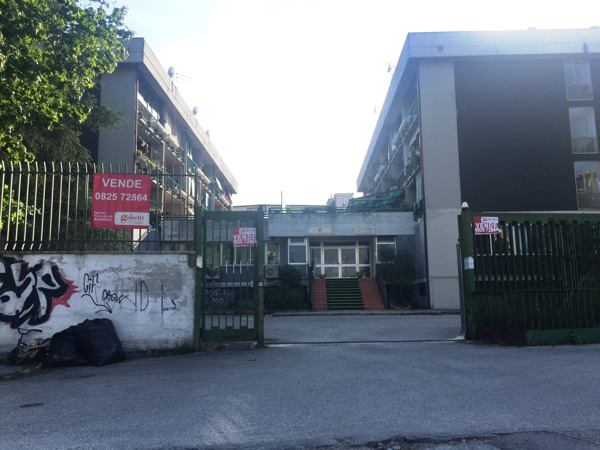 Foto 1 di 13 - Ufficio in vendita a Avellino