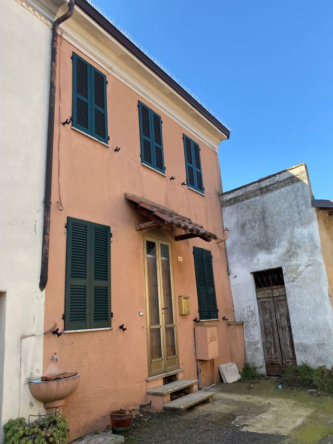 Foto 1 di 11 - Casa indipendente in vendita a Ziano Piacentino