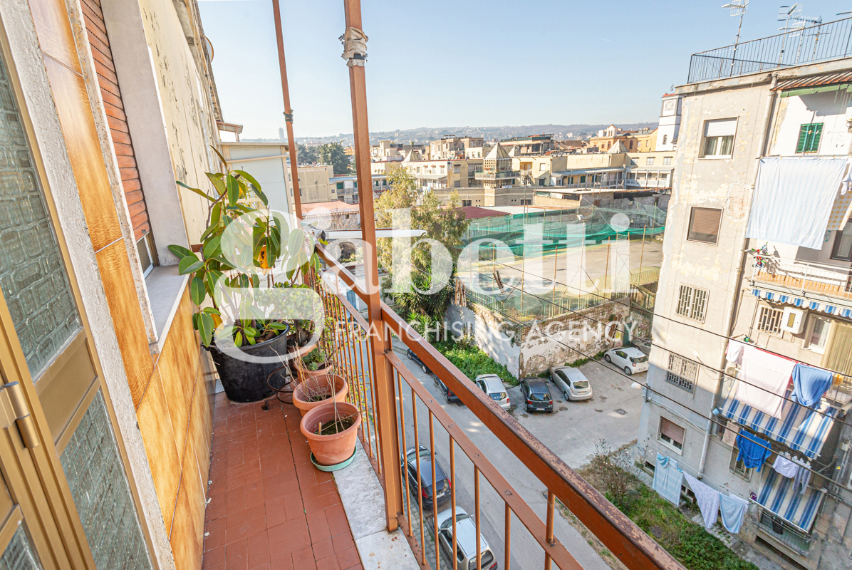 Foto 10 di 12 - Appartamento in vendita a Napoli