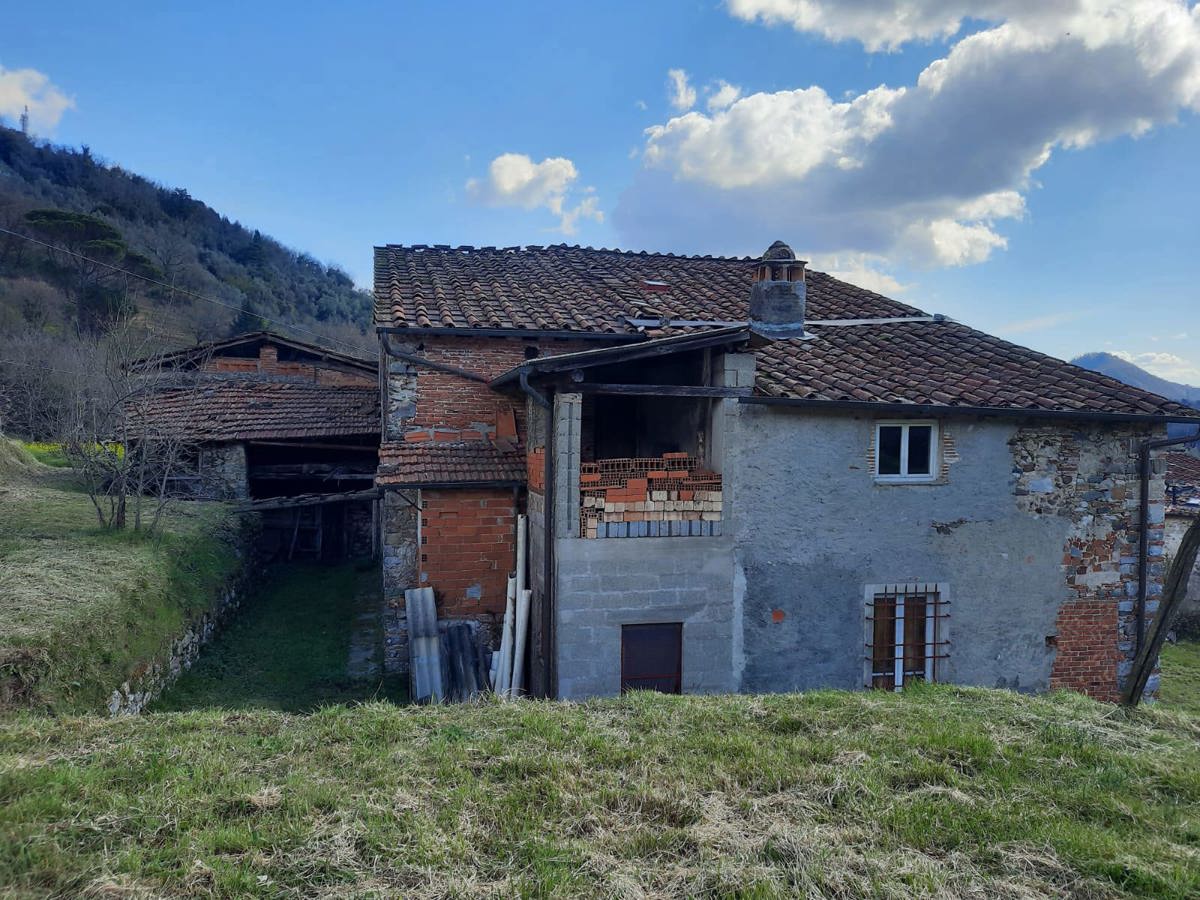 Foto 5 di 11 - Casa indipendente in vendita a Borgo A Mozzano