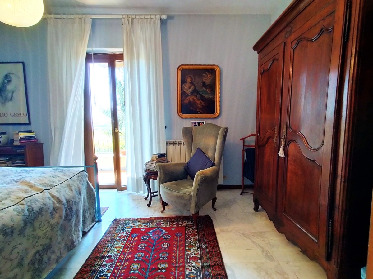 Foto 28 di 40 - Villa a schiera in vendita a Carrara