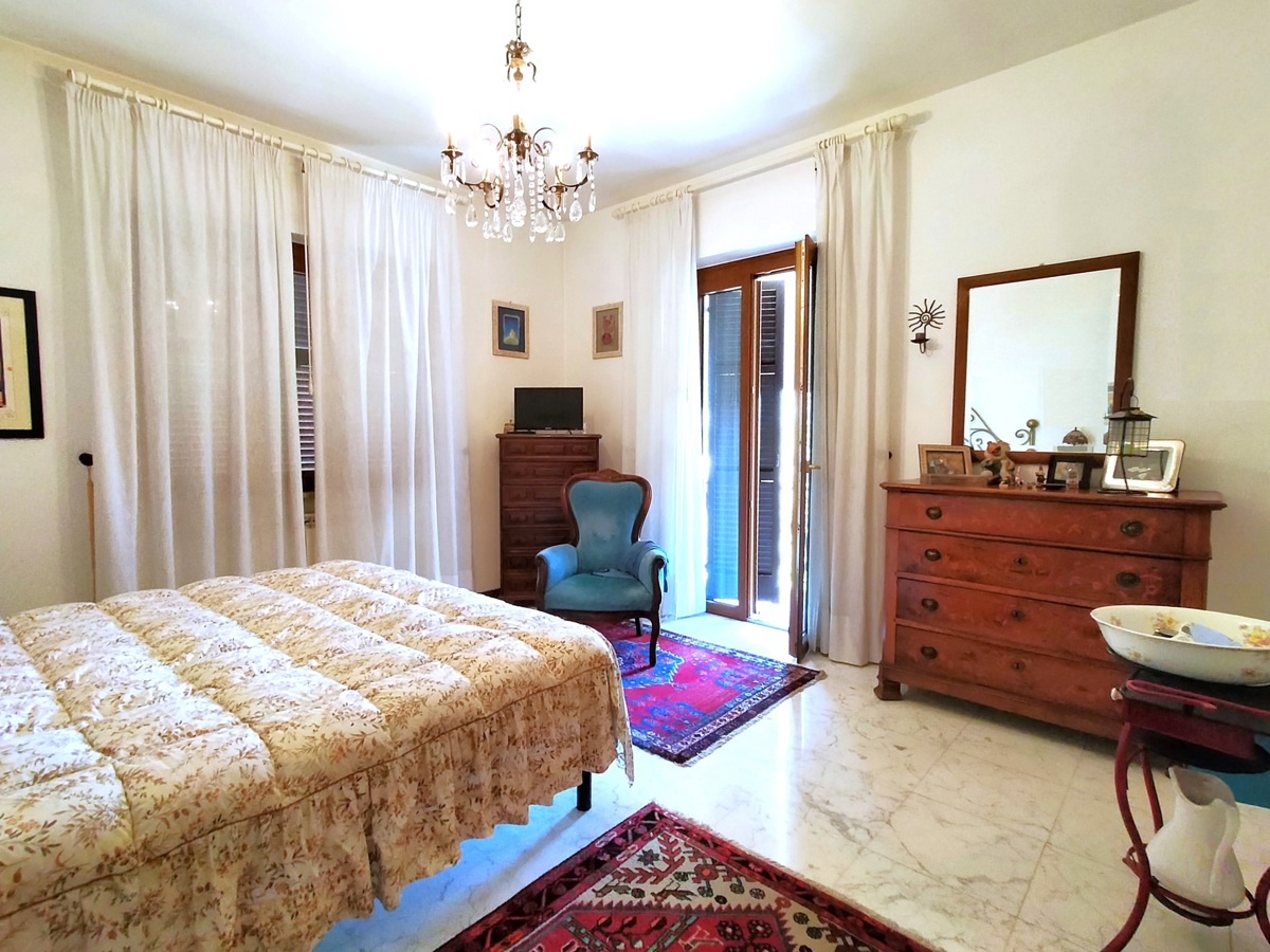 Foto 29 di 40 - Villa a schiera in vendita a Carrara
