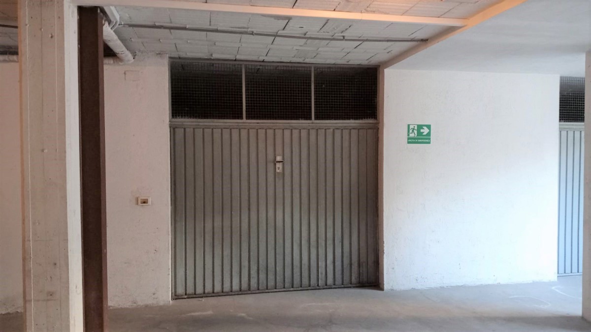 Foto 3 di 6 - Garage in vendita a Corciano