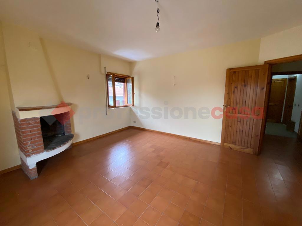 Foto 1 di 8 - Appartamento in vendita a Tagliacozzo