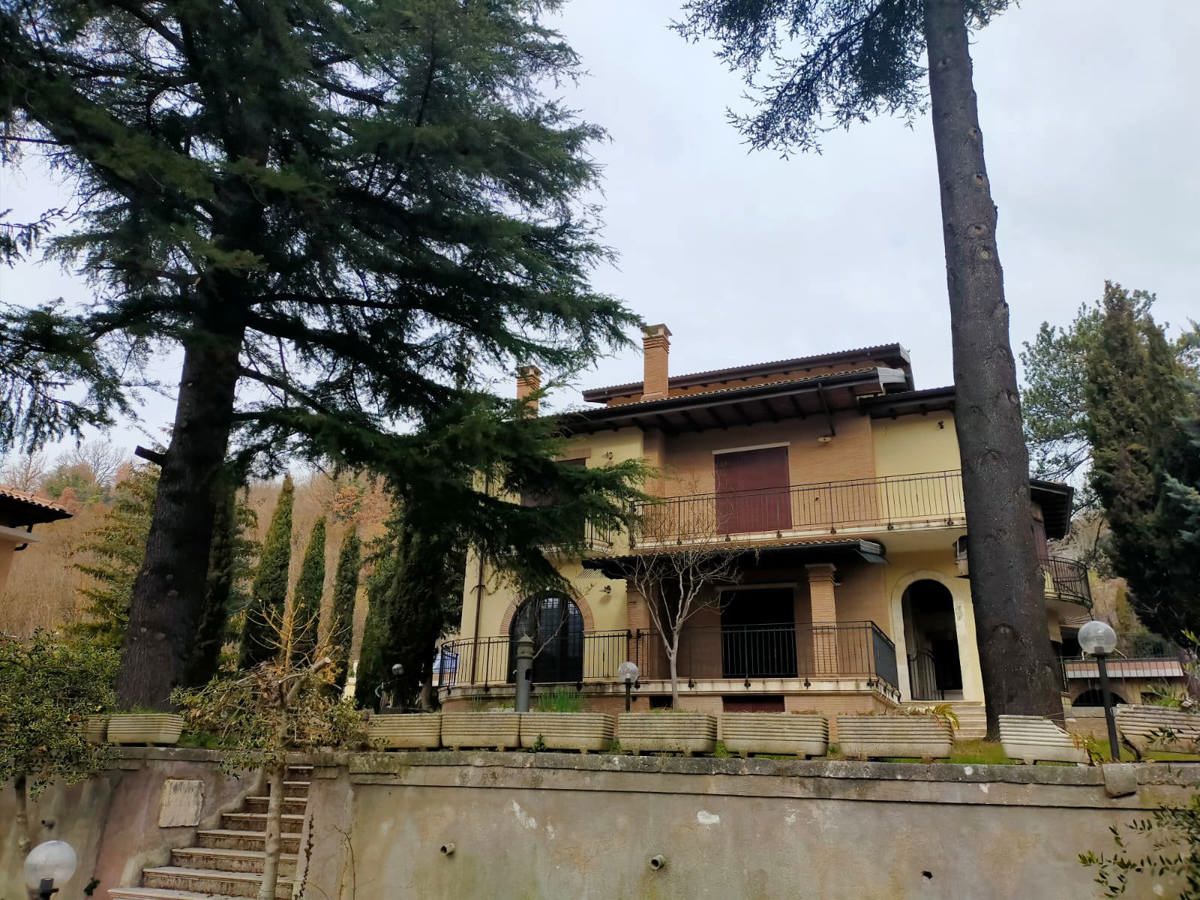 Foto 1 di 25 - Villa in vendita a Carsoli
