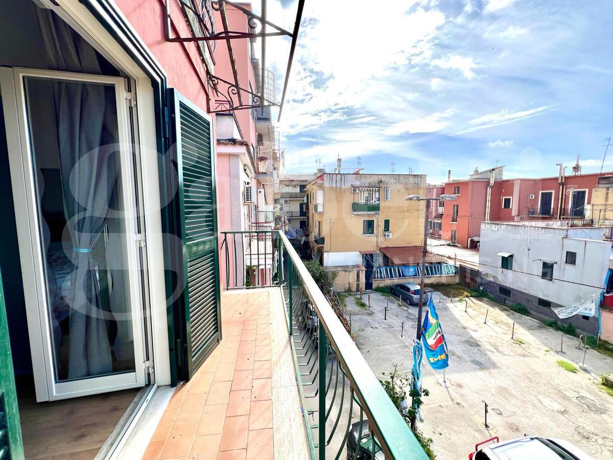 Foto 15 di 20 - Appartamento in vendita a Pozzuoli