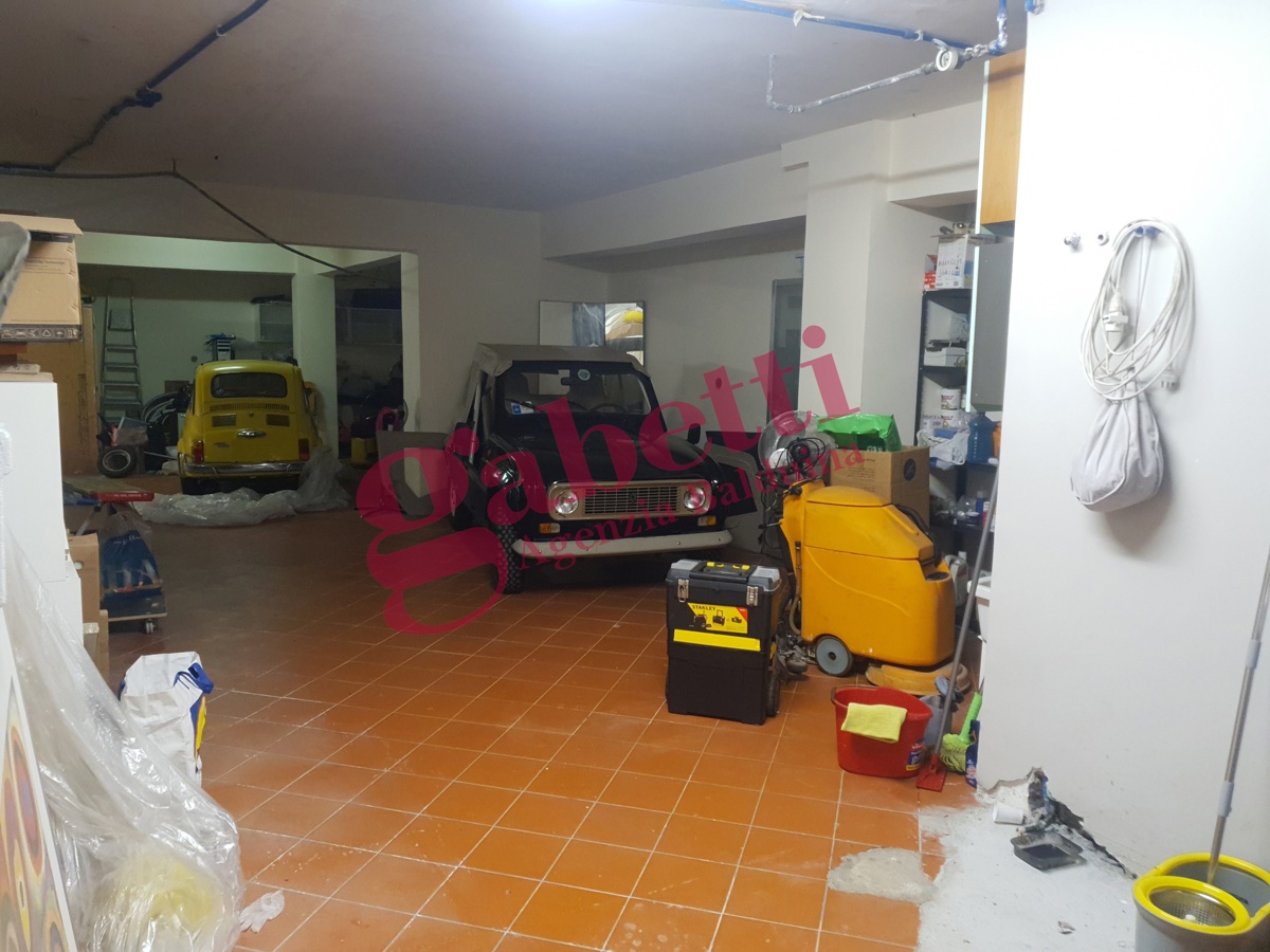 Foto 8 di 9 - Garage in vendita a Roma