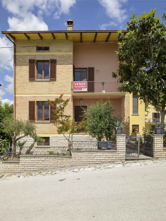 Foto 4 di 21 - Casa indipendente in vendita a Gubbio