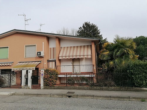 Foto 1 di 2 - Villa a schiera in vendita a Pandino