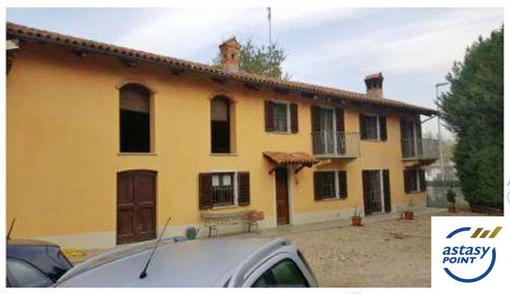 Foto 1 di 19 - Casa indipendente in vendita a Santo Stefano Roero