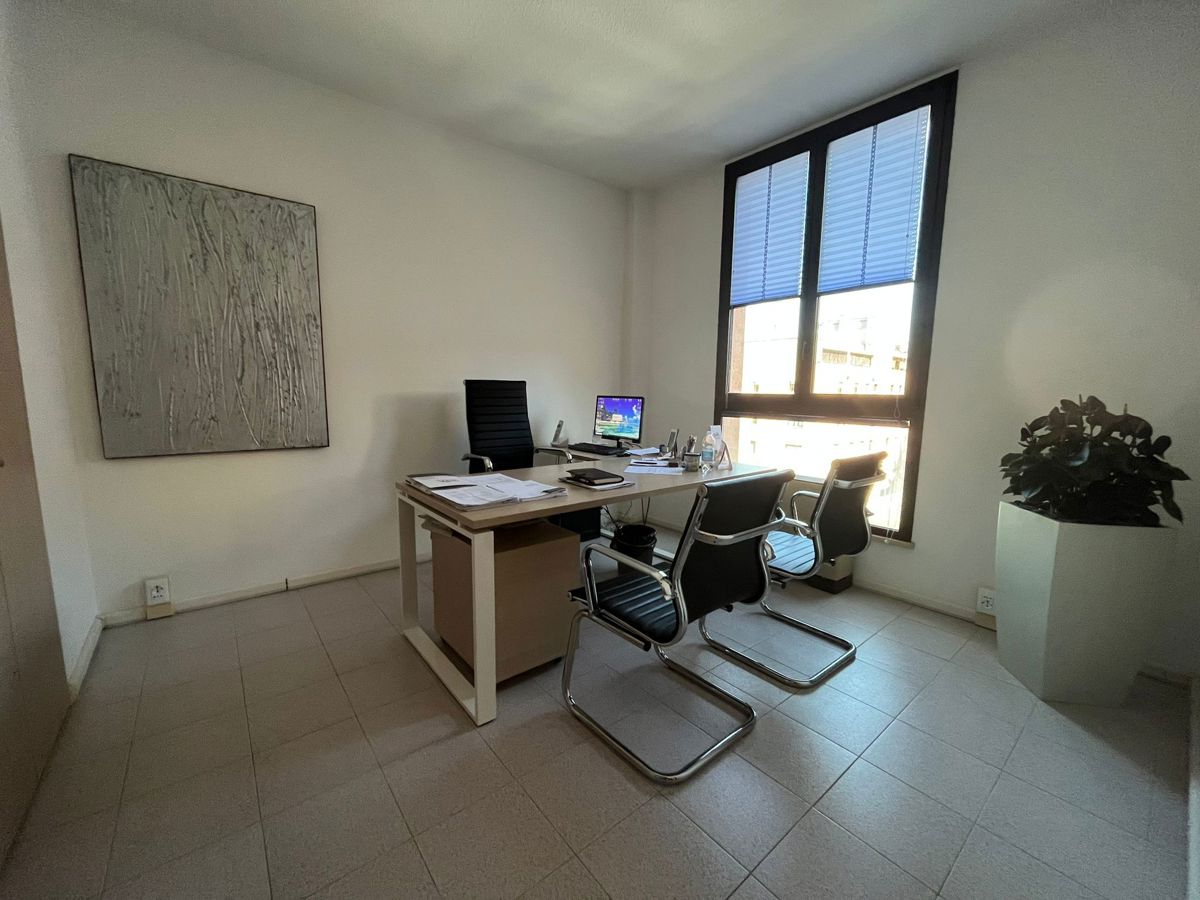 Foto 16 di 17 - Ufficio in affitto a Ravenna