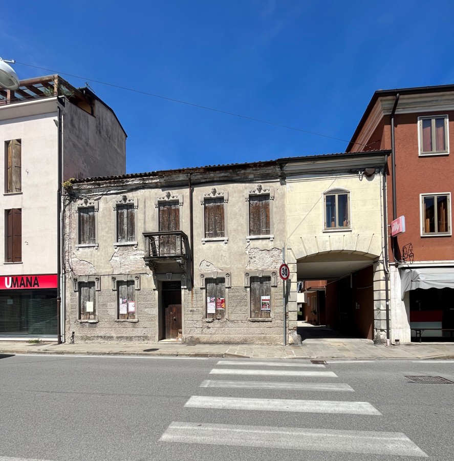 Foto 3 di 9 - Palazzo o stabile in vendita a Monselice