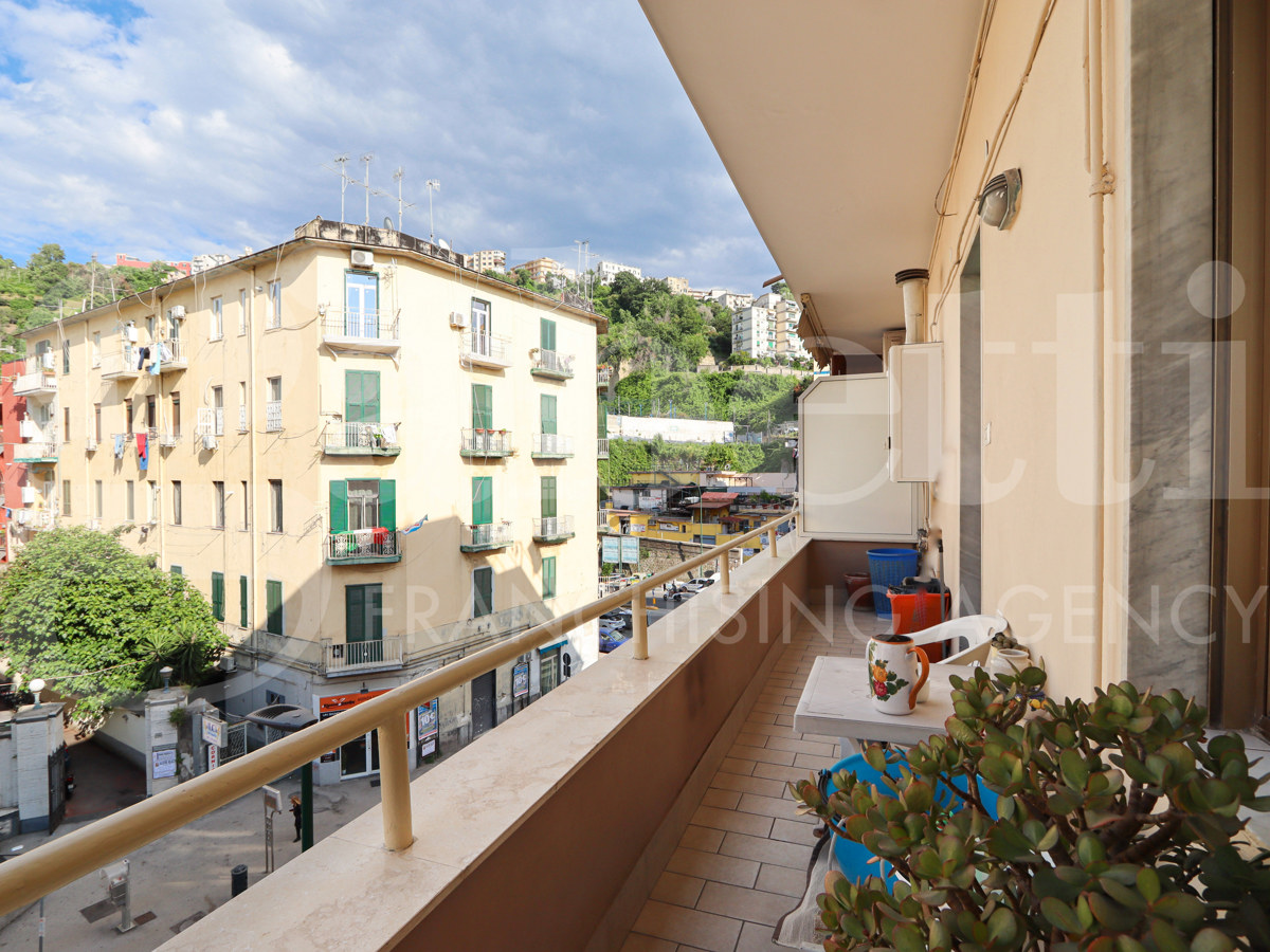 Foto 11 di 22 - Appartamento in vendita a Napoli
