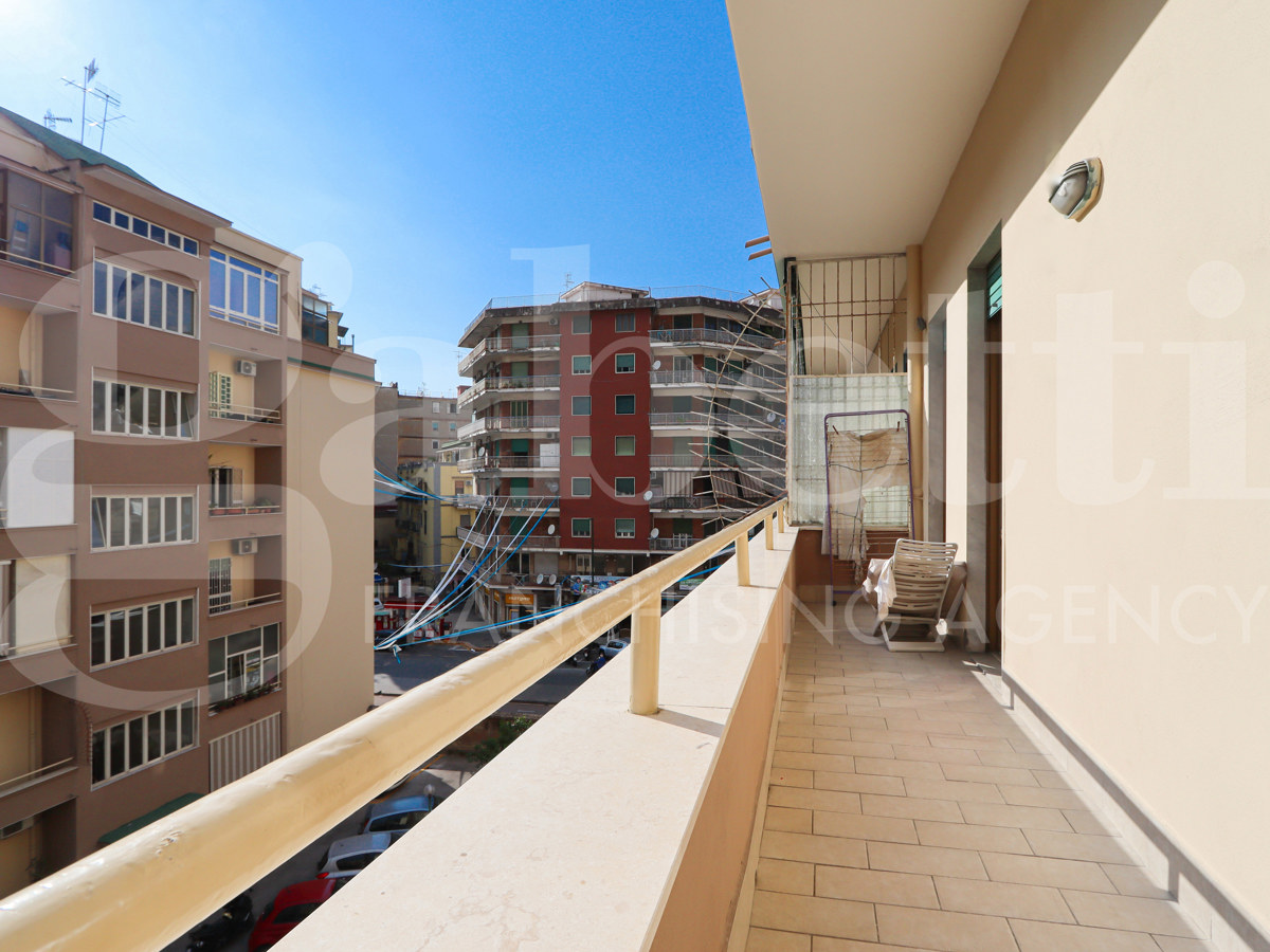 Foto 3 di 22 - Appartamento in vendita a Napoli