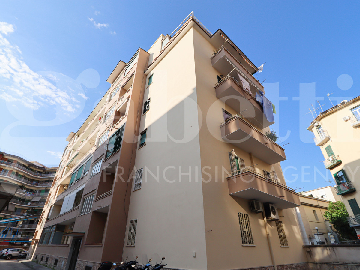 Foto 2 di 22 - Appartamento in vendita a Napoli