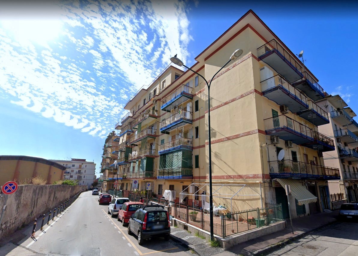 Foto 4 di 6 - Garage in vendita a Portici
