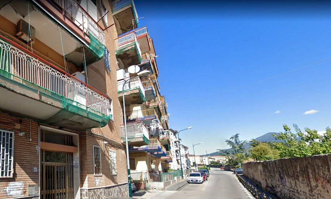 Foto 2 di 6 - Garage in vendita a Portici