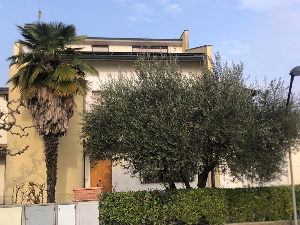 Foto 11 di 12 - Appartamento in vendita a Faenza