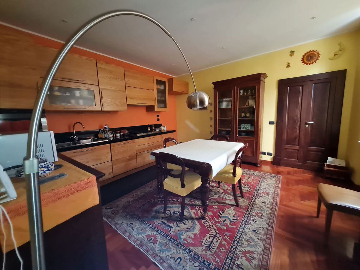 Foto 1 di 20 - Appartamento in vendita a Piacenza