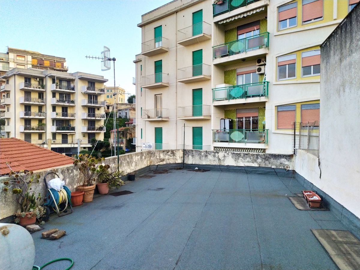 Foto 27 di 30 - Appartamento in vendita a Messina