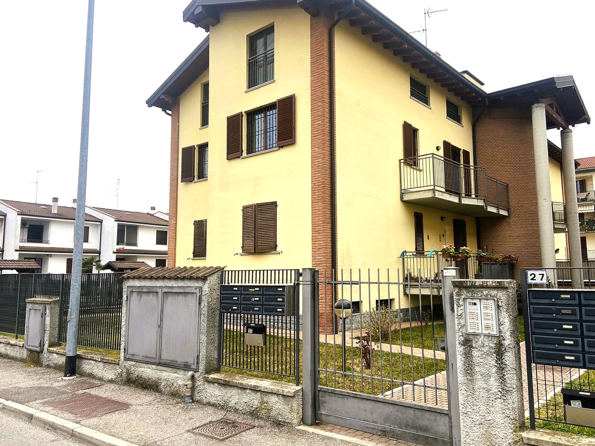 Vendita Trilocale Appartamento Landriano Via Borsellino, 27 421976