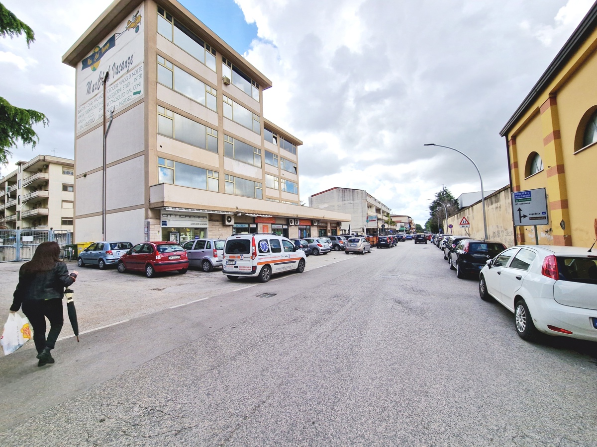 Ufficio in vendita a Caserta (CE)