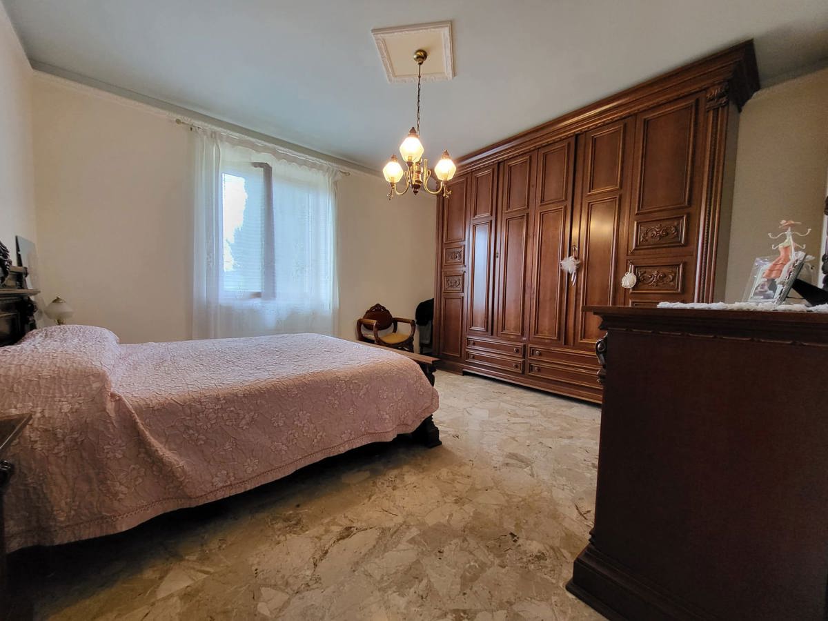 Foto 16 di 21 - Villa a schiera in vendita a Trevi