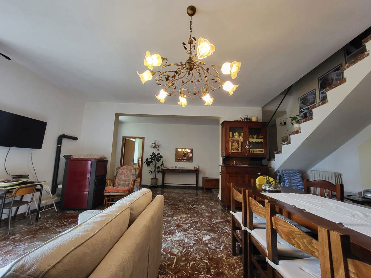 Foto 9 di 21 - Villa a schiera in vendita a Trevi