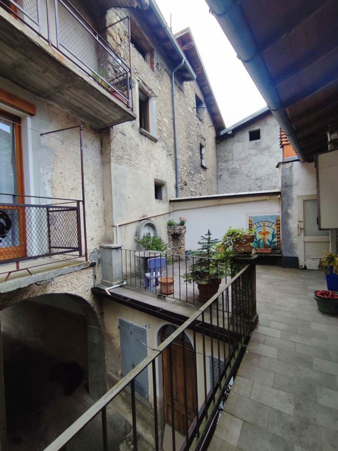 Foto 35 di 38 - Casa indipendente in vendita a Centro Valle Intelvi