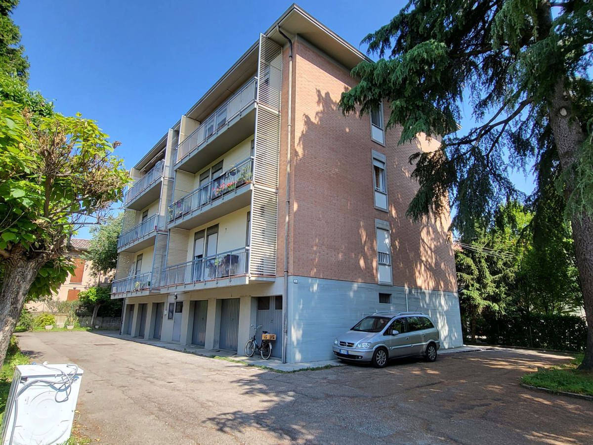 Foto 1 di 28 - Appartamento in vendita a Reggio Emilia