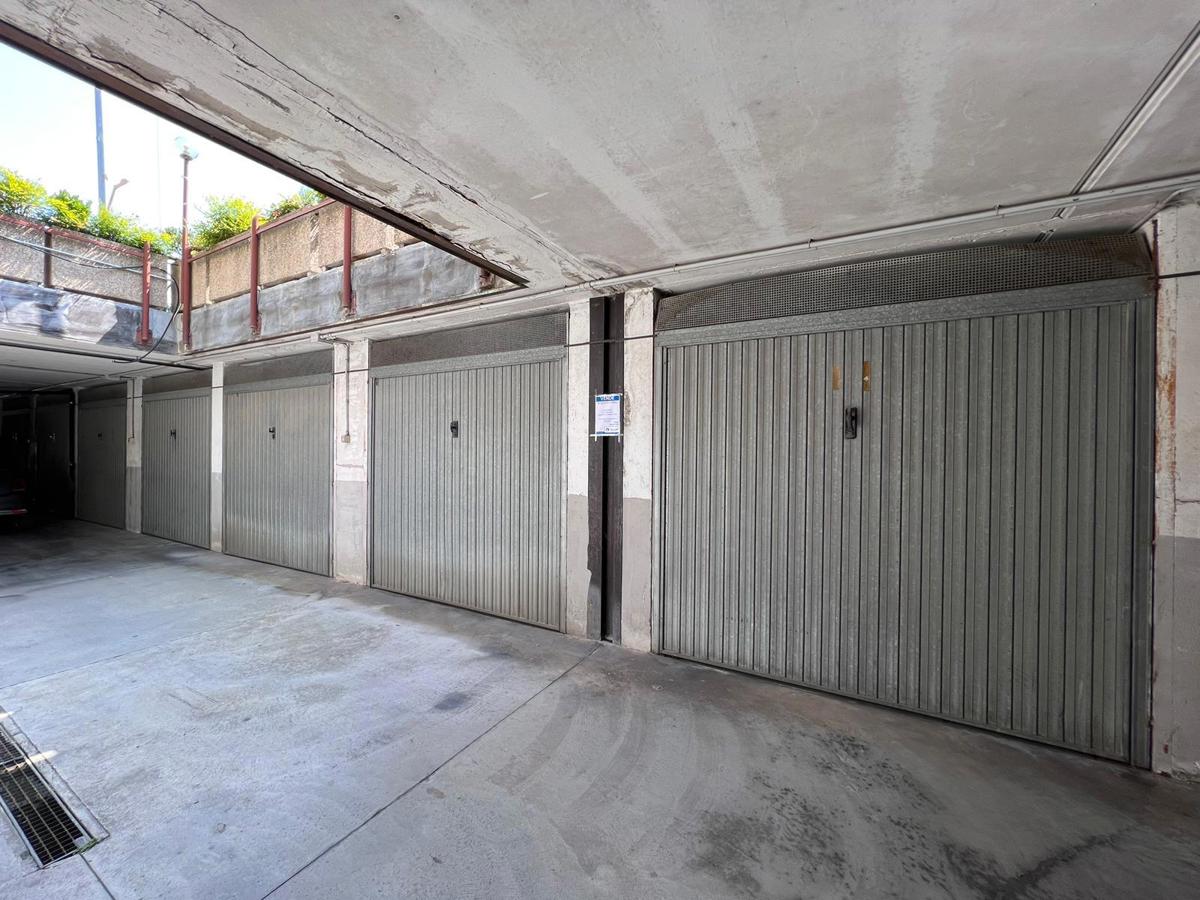 Foto 2 di 7 - Garage in vendita a Perugia