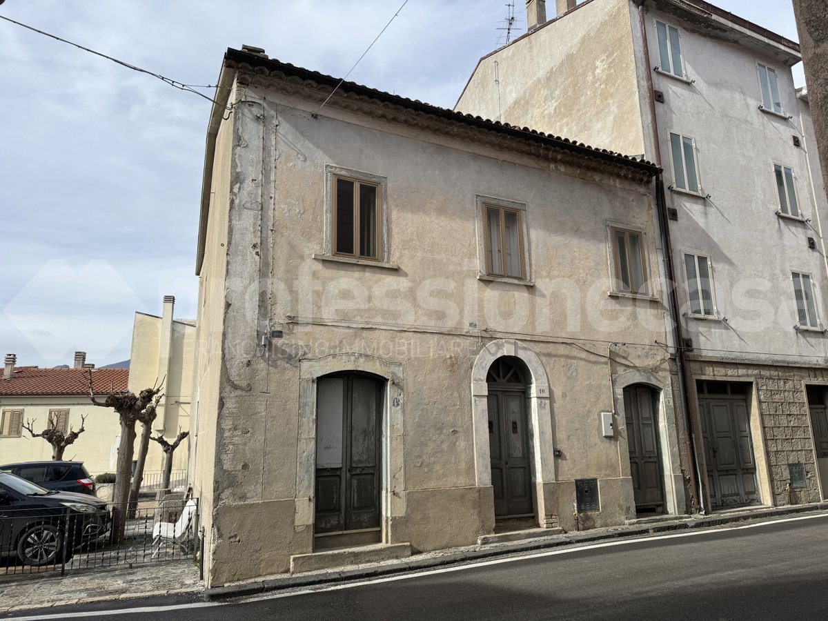 Foto 1 di 27 - Casa indipendente in vendita a Sant'Angelo del Pesco