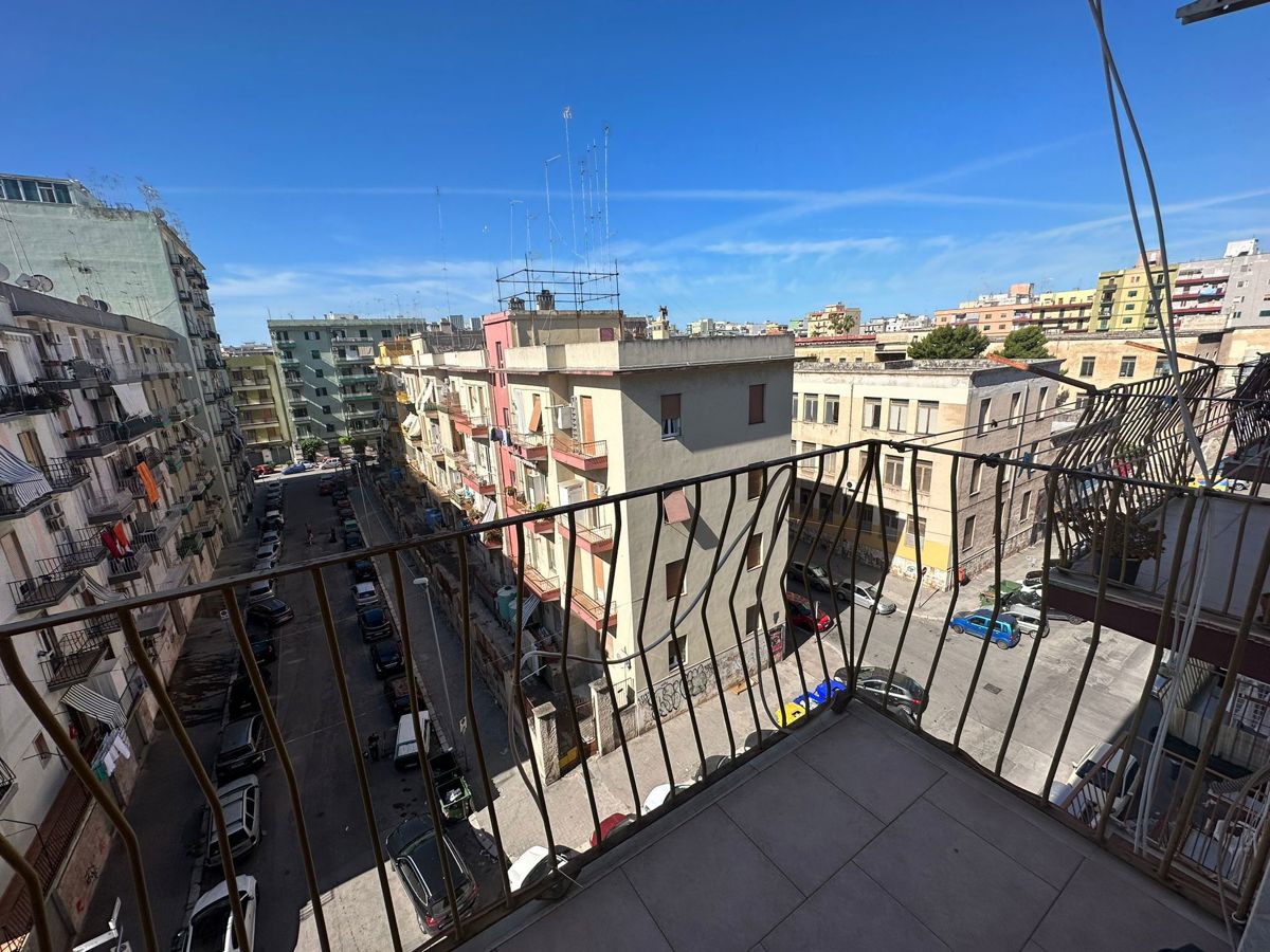 Foto 22 di 23 - Appartamento in vendita a Taranto