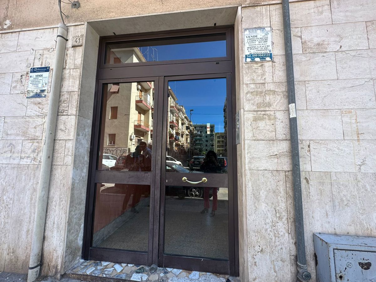 Foto 2 di 23 - Appartamento in vendita a Taranto