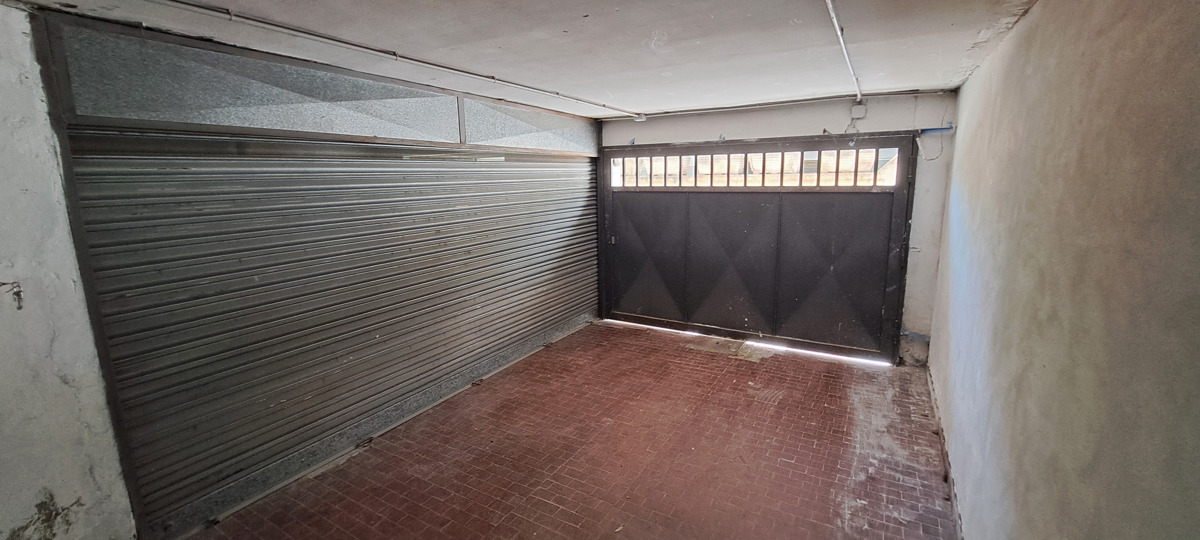 Foto 27 di 27 - Garage in vendita a Portici
