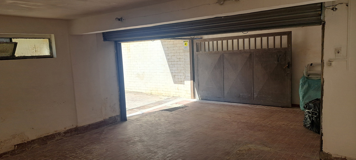 Foto 12 di 27 - Garage in vendita a Portici