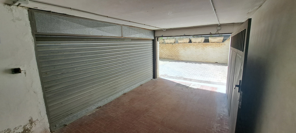 Foto 25 di 27 - Garage in vendita a Portici