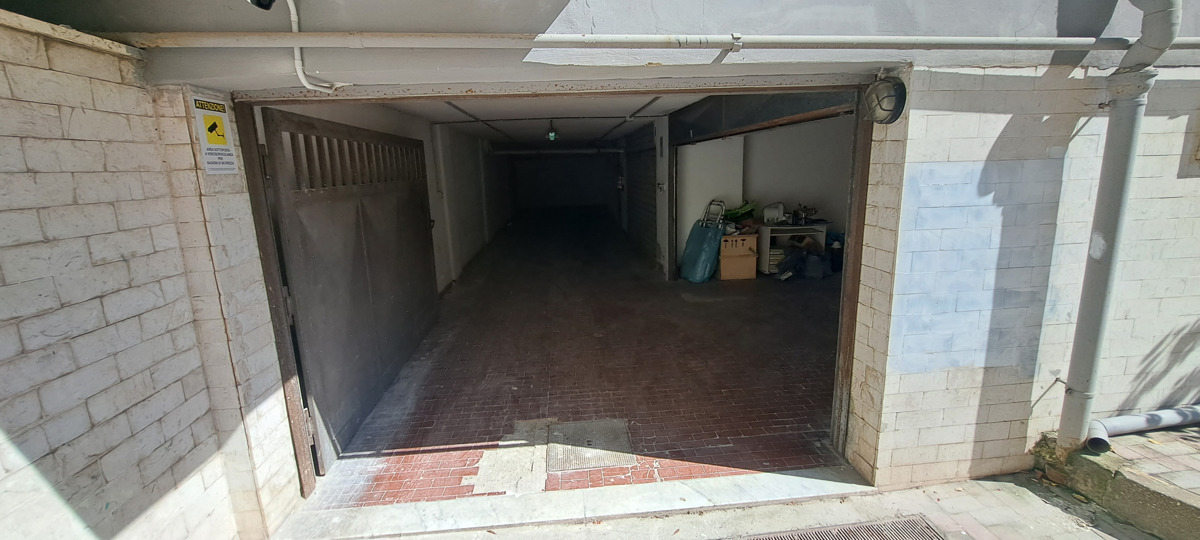 Foto 14 di 27 - Garage in vendita a Portici
