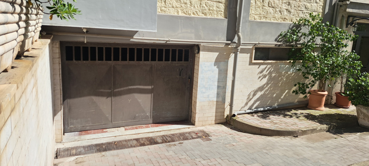 Foto 4 di 27 - Garage in vendita a Portici