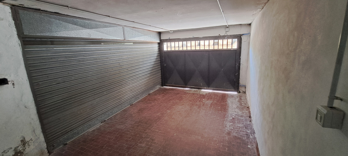 Foto 26 di 27 - Garage in vendita a Portici