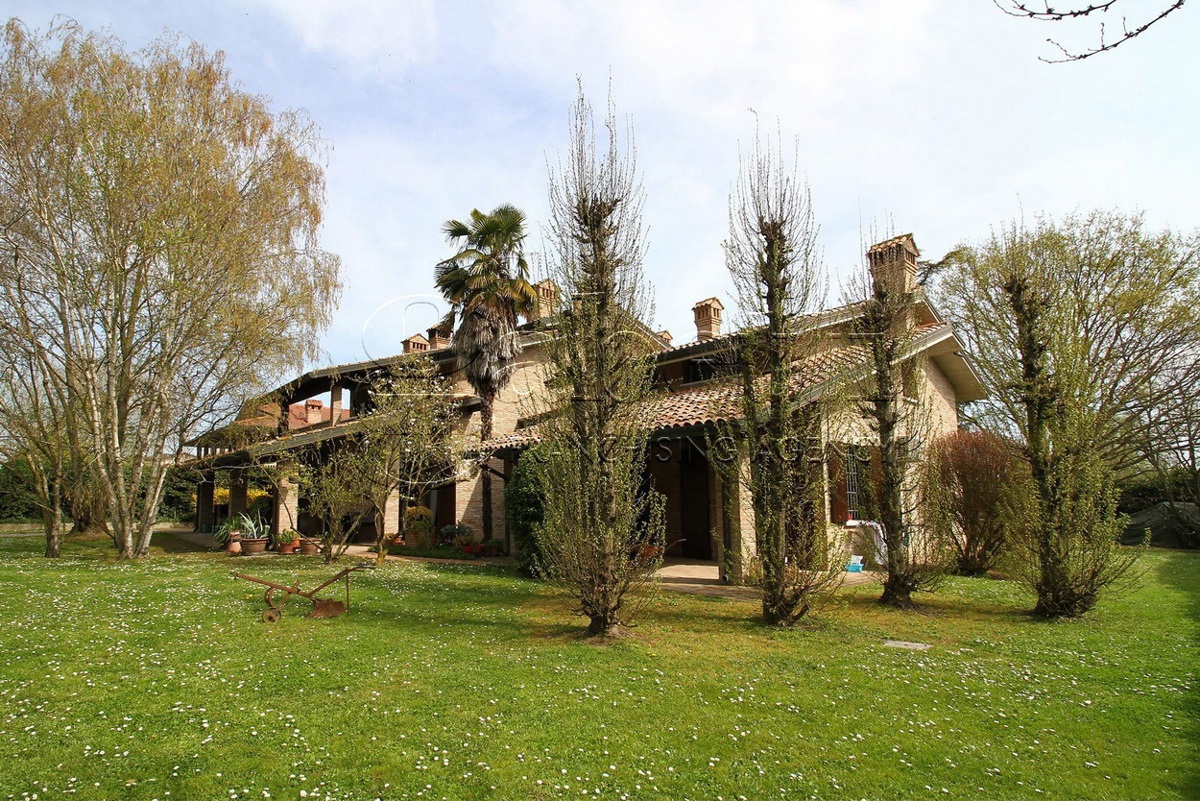 Foto 3 di 27 - Villa in vendita a Tresignana
