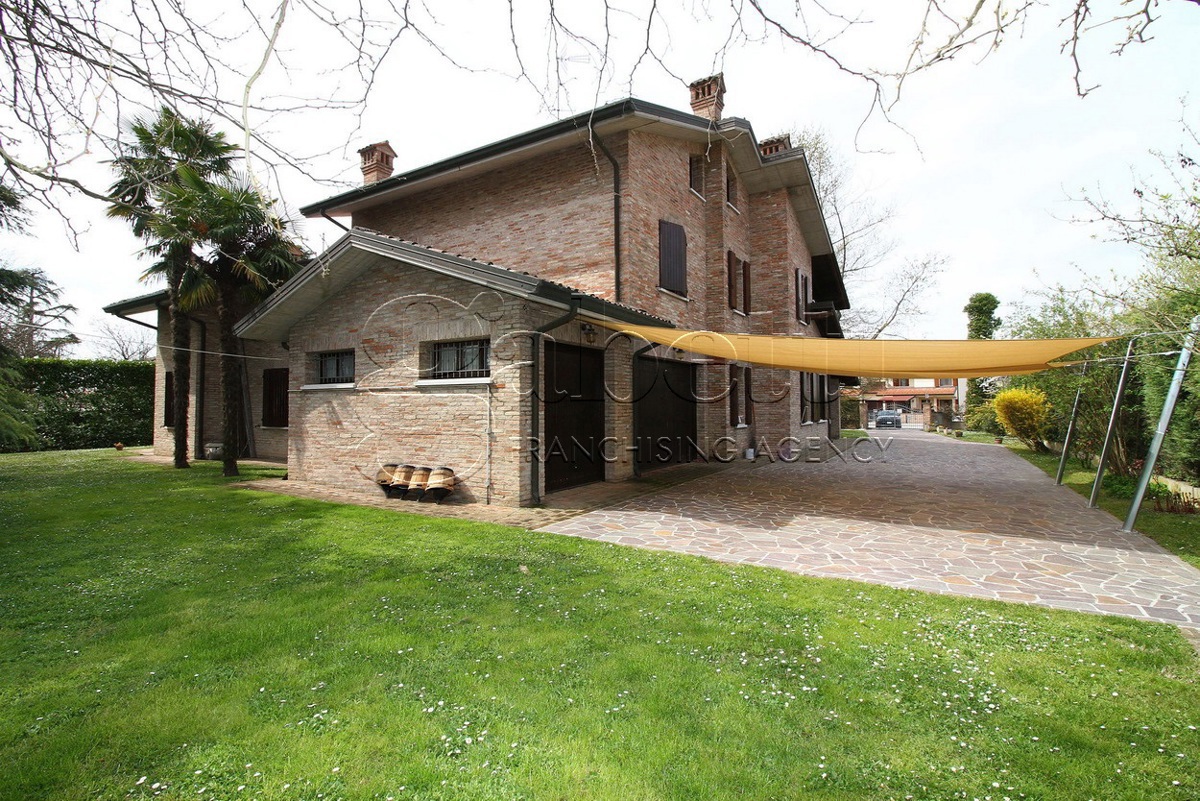 Foto 4 di 27 - Villa in vendita a Tresignana