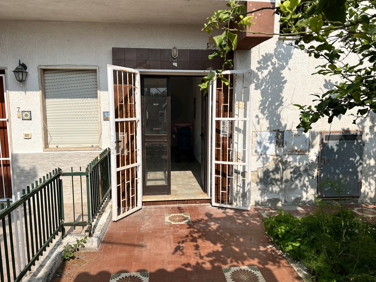 Foto 3 di 34 - Appartamento in vendita a Falconara Albanese