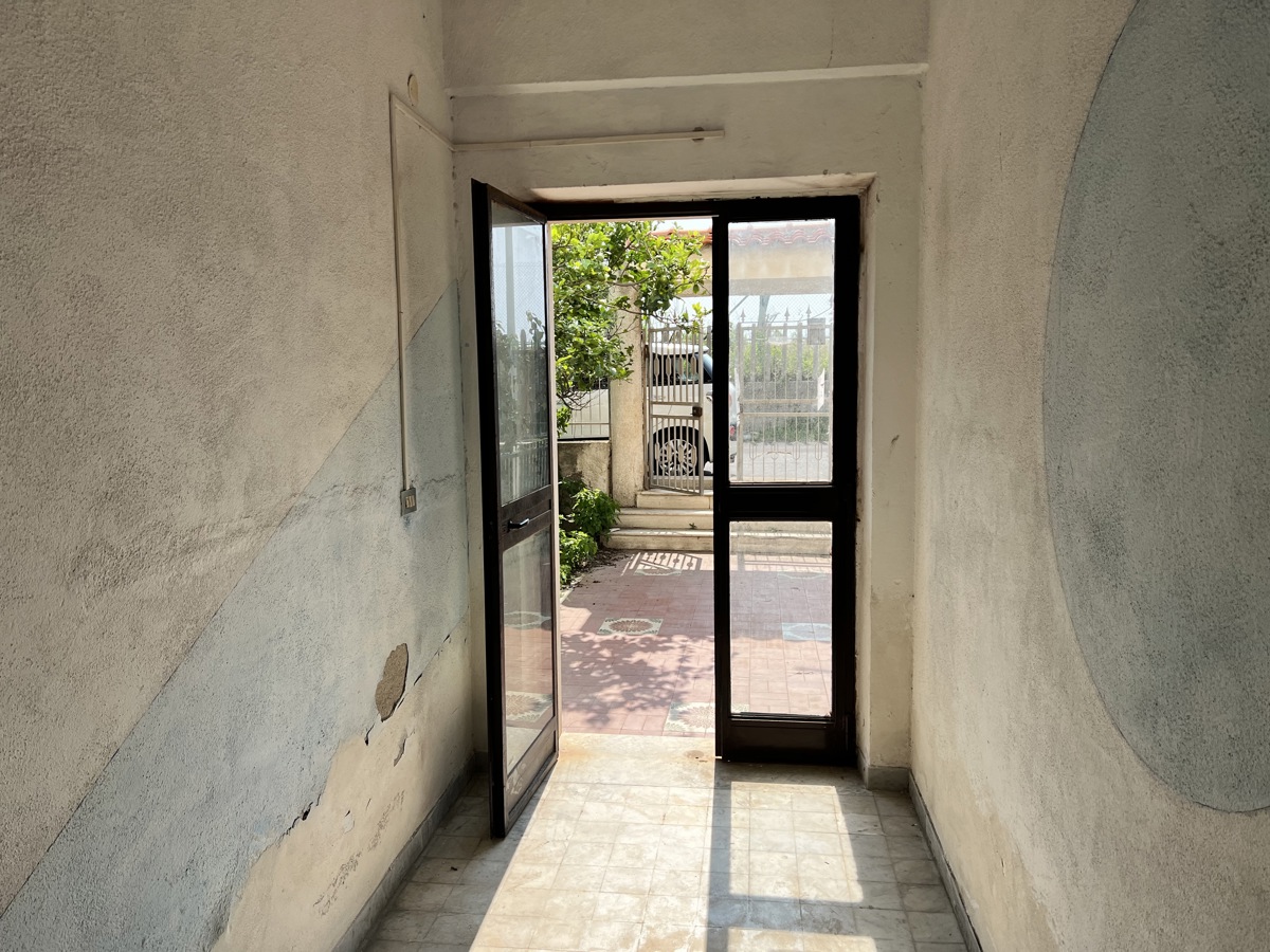 Foto 32 di 34 - Appartamento in vendita a Falconara Albanese