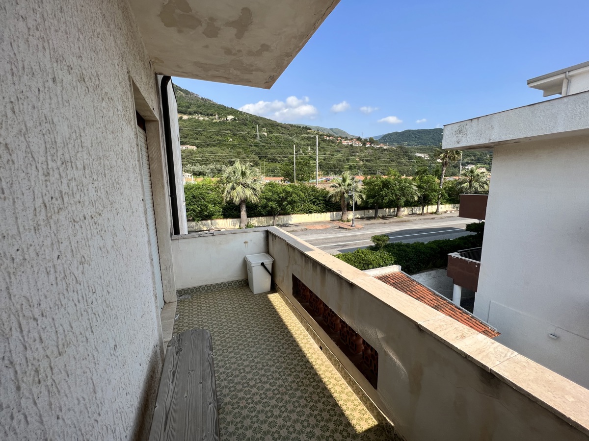 Foto 27 di 34 - Appartamento in vendita a Falconara Albanese