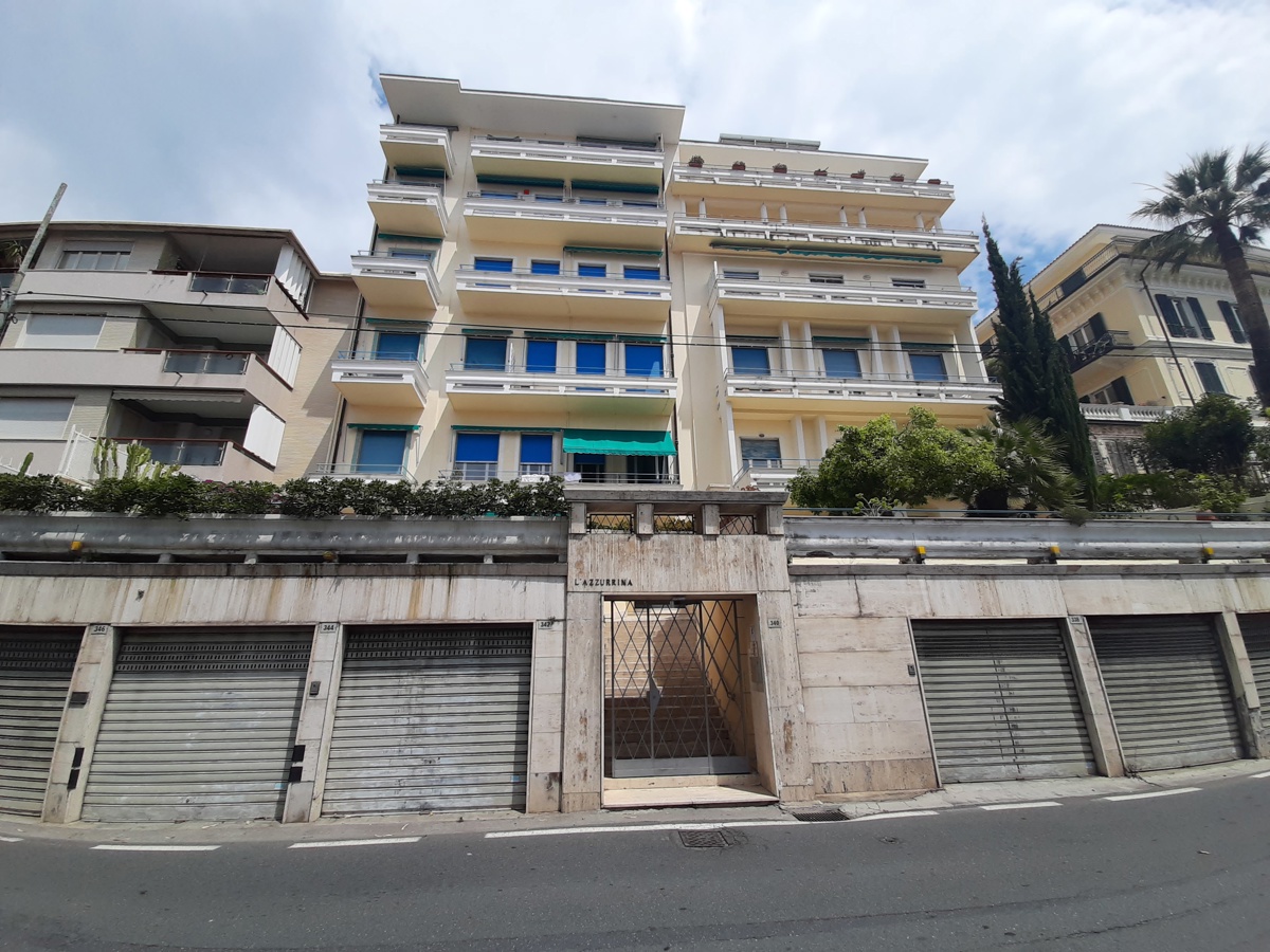 Foto 2 di 31 - Appartamento in vendita a Sanremo