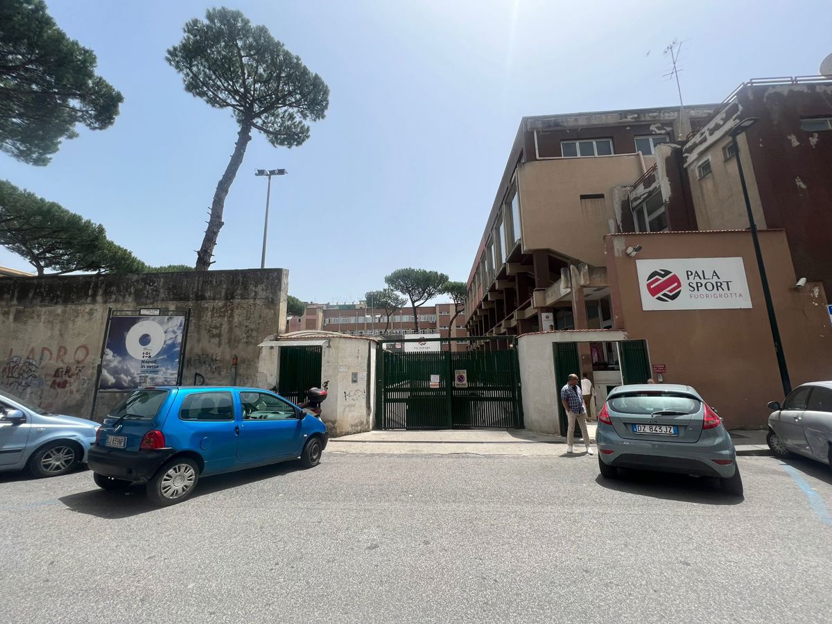 Foto 2 di 5 - Garage in vendita a Napoli
